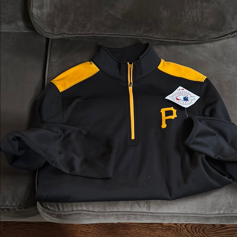 New with tags men’s quarter zip Pittsburgh Pirates top